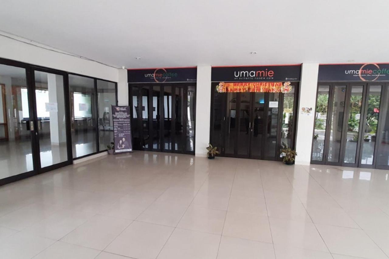 RedDoorz Plus @ Bitung City Center Buitenkant foto