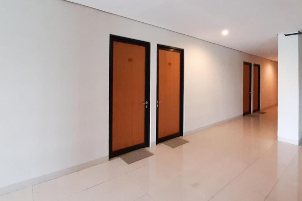 RedDoorz Plus @ Bitung City Center Buitenkant foto